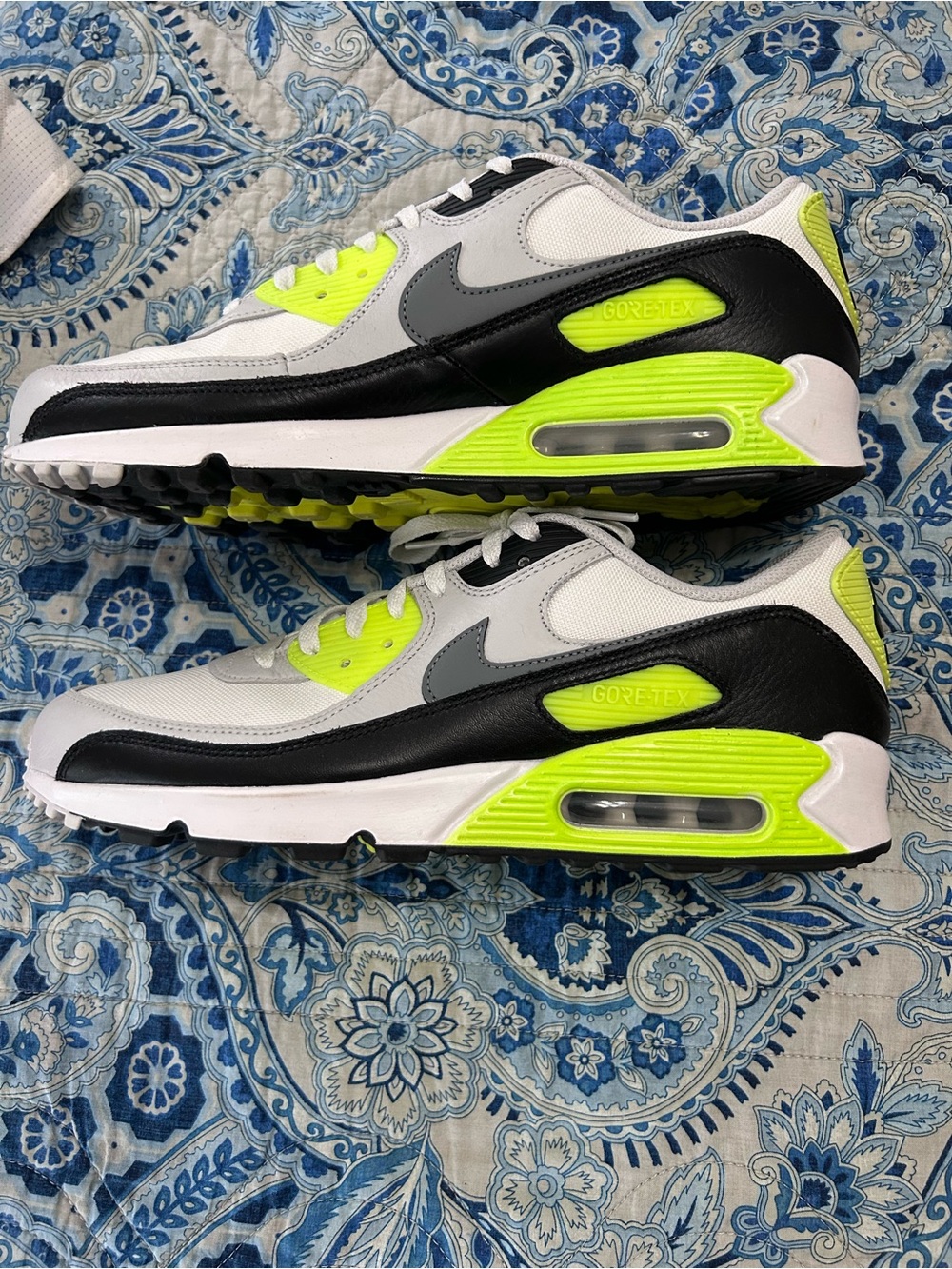 Nike Air Max 90 White Black Volt